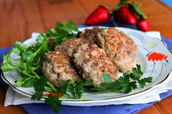 Darált csirke szelet egy serpenyőben - 5 finom recept fotókkal lépésről lépésre
