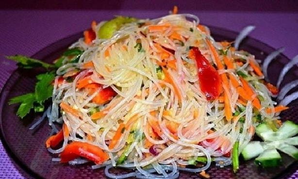 Koreai funchose saláta - 5 recept fotókkal lépésről lépésre