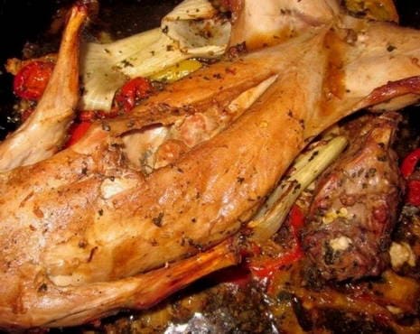 Coniglio al forno in una manica al forno - 5 ricette con foto passo dopo passo