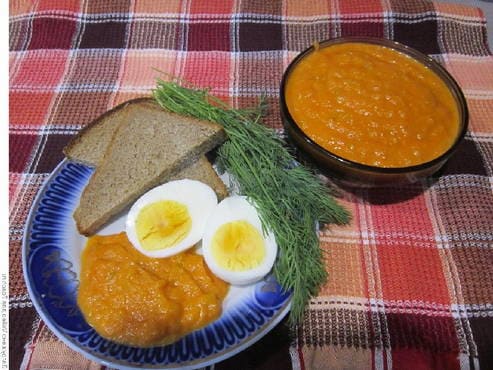 Courgettekaviaar met tomatenpuree en mayonaise voor de winter - 5 recepten met stap voor stap een foto
