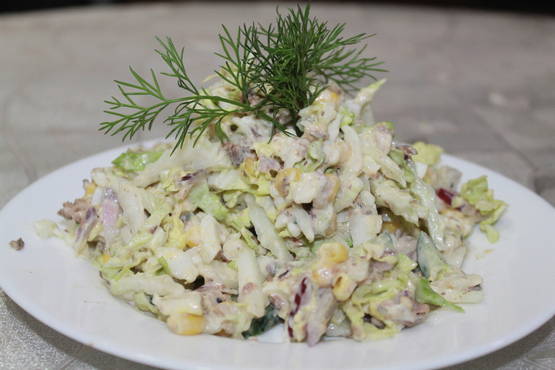 Thunfisch- und Kohlsalat
