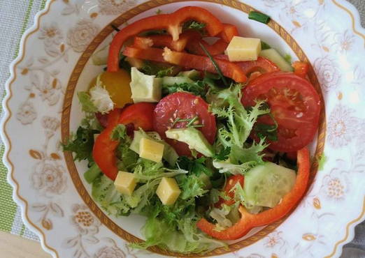 Insalata di avocado e formaggio