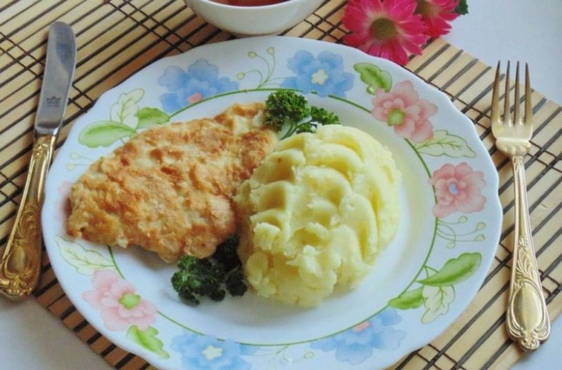 Costolette di pollo in pastella in padella