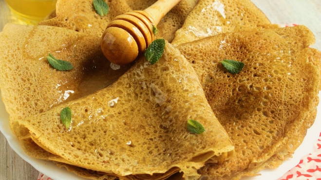 Pandekager med kefir og vand