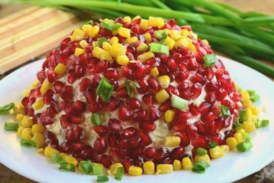 Salat mit Rindfleisch und Granatapfel