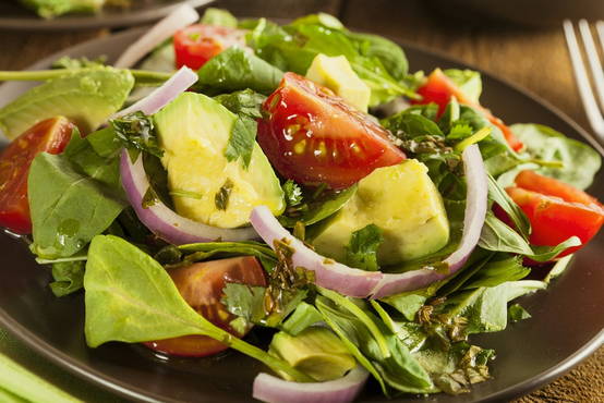 Avocadosalat mit Gemüse