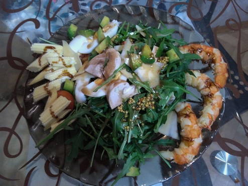 Avocadosalat mit Ei und Mais