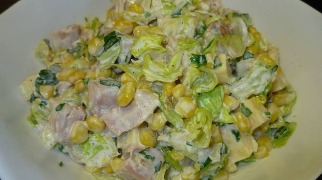 Geräucherter Hühnchen- und Feldsalat