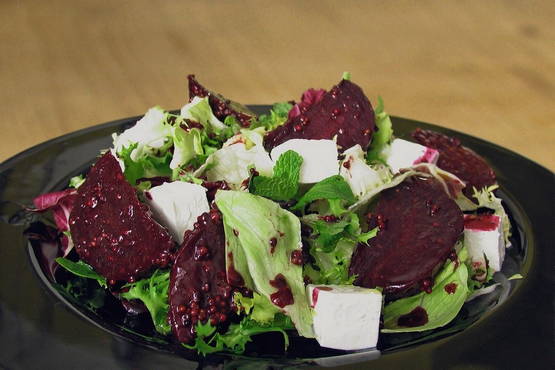Insalata di barbabietole con fetu