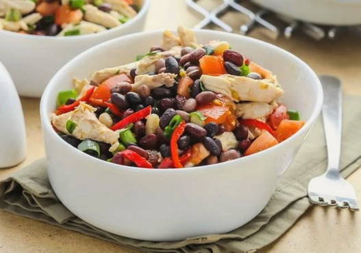 Salade van bonen en kip