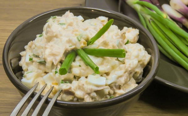 Thunfisch- und Reissalat