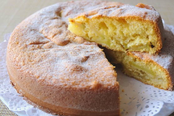 Pan di Spagna alle mele