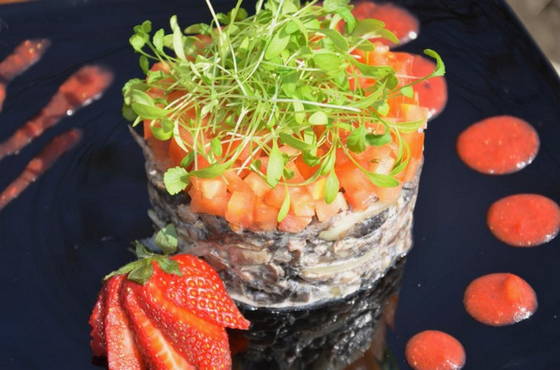 Deliziosa insalata con la lingua