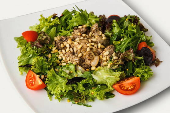 Insalata di manzo e rucola