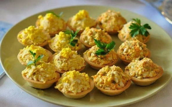 Insalata di fegato di merluzzo in tartellette