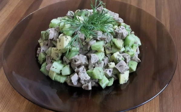 Insalata di lingua e avocado