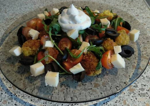 Hähnchen-Tomaten-Käse-Salat