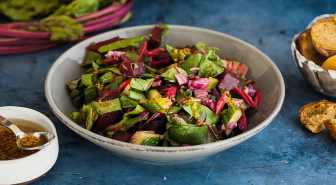 Rüben- und Blattsalat