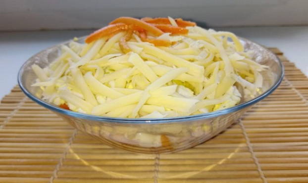 Puff sonka és sült gomba saláta