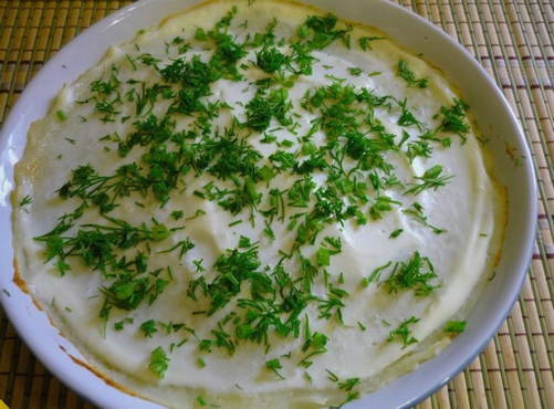 Kartoffelauflauf mit Hackfleisch und Sauerrahm