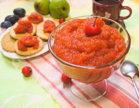 Weißdornmarmelade mit Äpfeln