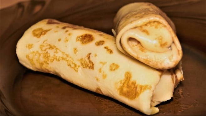Pannenkoeken gevuld met ham en kaas