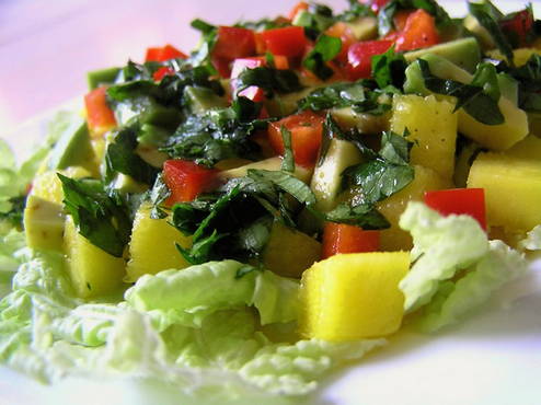 Avocado- und Mangosalat