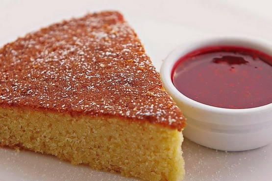 Pan di Spagna con marmellata