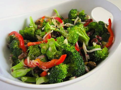 Insalata di broccoli e peperoni