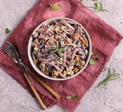 Bohnen- und Wurstsalat