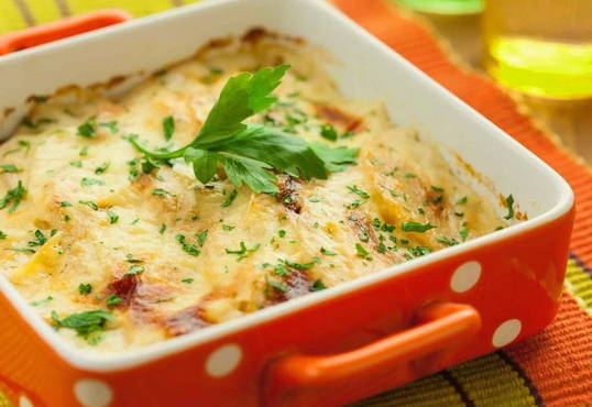 Aardappelschotel met groenten