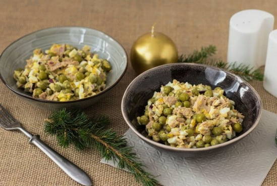 Salat mit Thunfisch, Ei