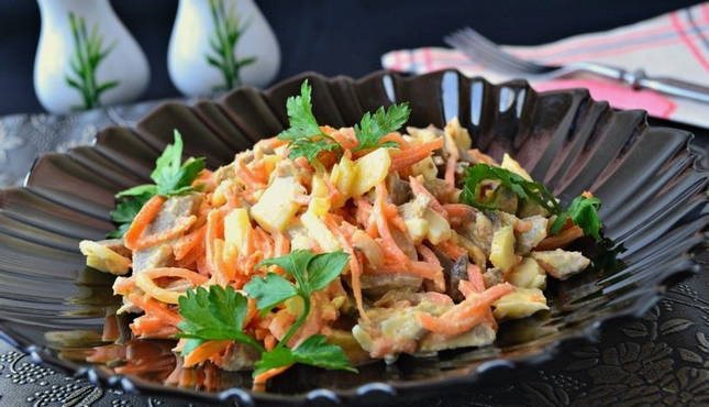 Insalata di lingua con carote coreane