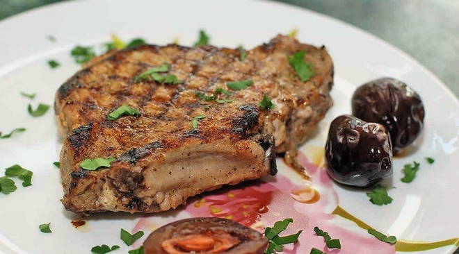 Gegrilltes Schweinekotelett