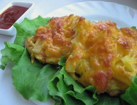 Hähnchenkoteletts mit Ananas im Ofen