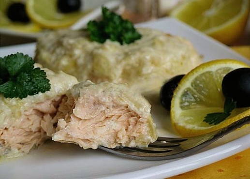 Gedämpfter rosa Lachs