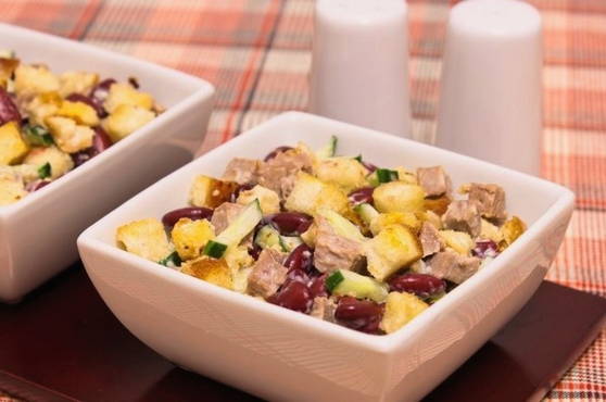 Bohnen- und Fleischsalat