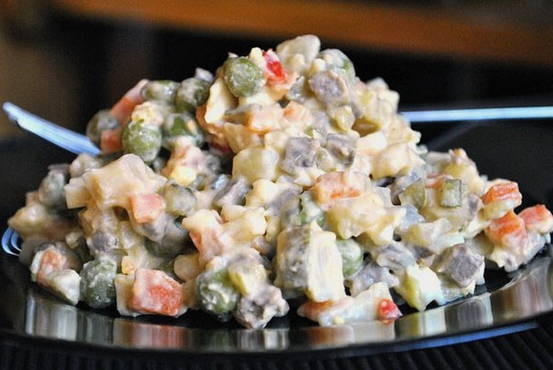 Zungensalat mit frischer Gurke