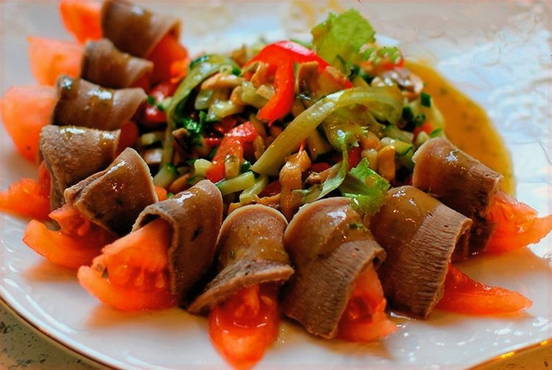 Zungensalat mit Gemüse