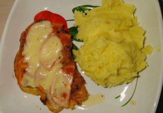 Schweinekoteletts mit Käse