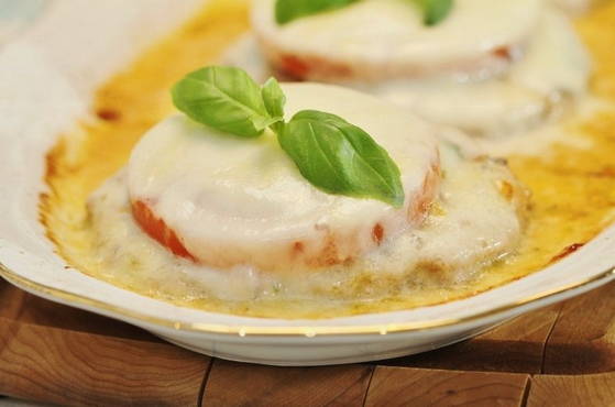 Ofenkotelett mit Tomaten