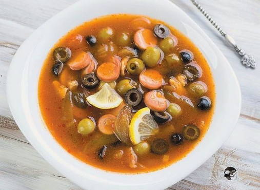 Hodgepodge classico con salsicce