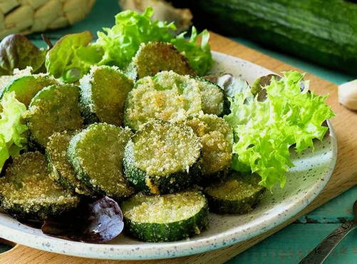 Gebakken komkommersalade