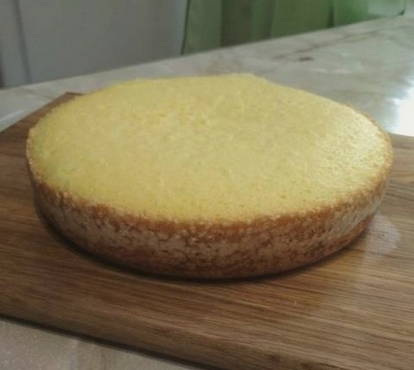 Pan di Spagna in un multicooker Moulinex