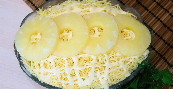 Ananas-Knoblauch-Salat