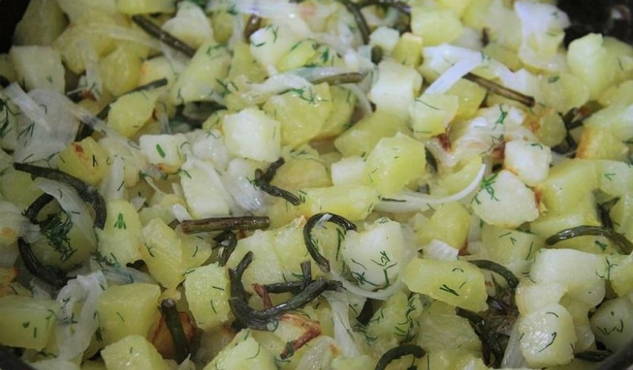 Bratkartoffeln mit Knoblauchpfeilen