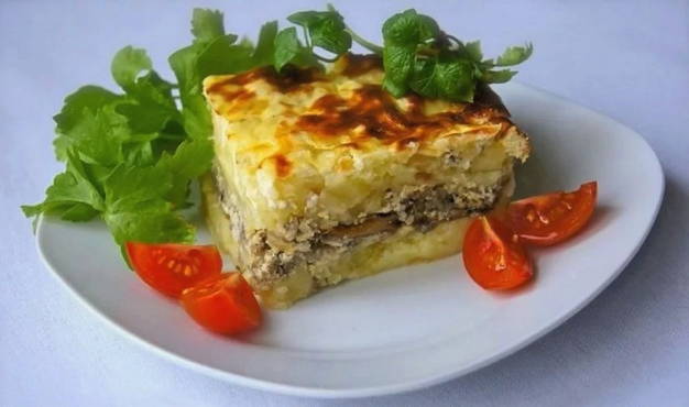 Kartoffelauflauf in einem Slow Cooker mit Hühnchen