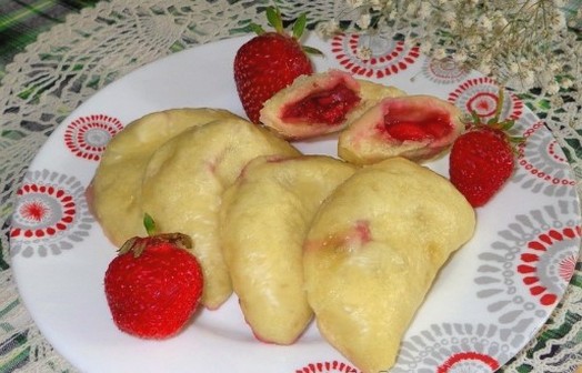 Gnocchi con fragole nel latte
