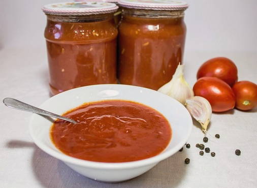 Hausgemachter Tomatensaft-Ketchup