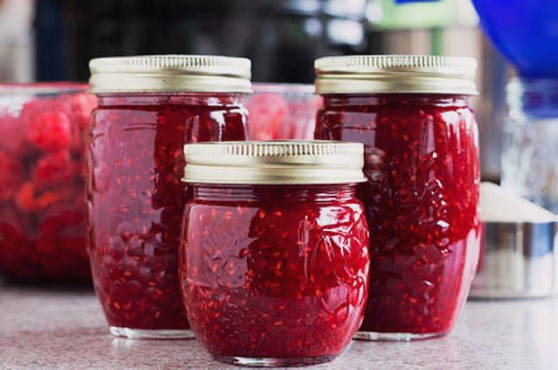 Marmellata di lamponi con gelatina